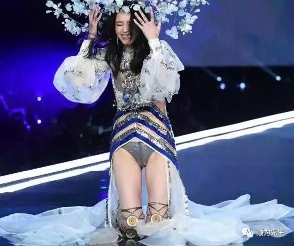 维密史上第一个摔跤的模特奚梦瑶