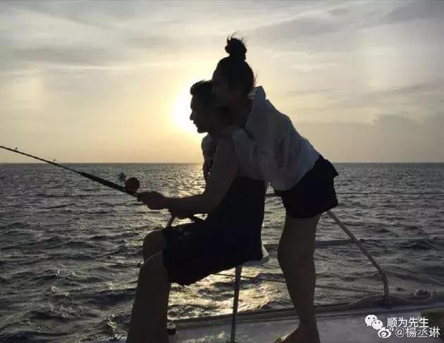 李荣浩向杨丞琳求婚成功