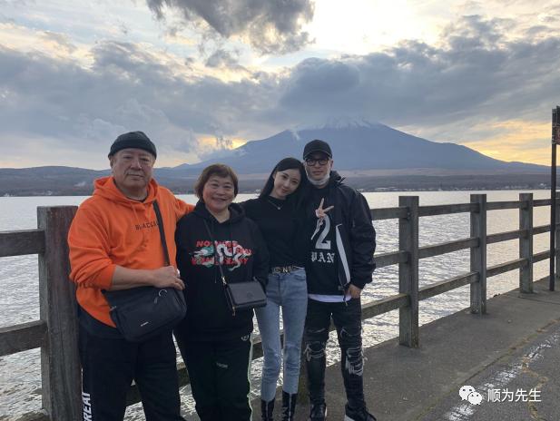 潘玮柏宣云宣布结婚喜讯